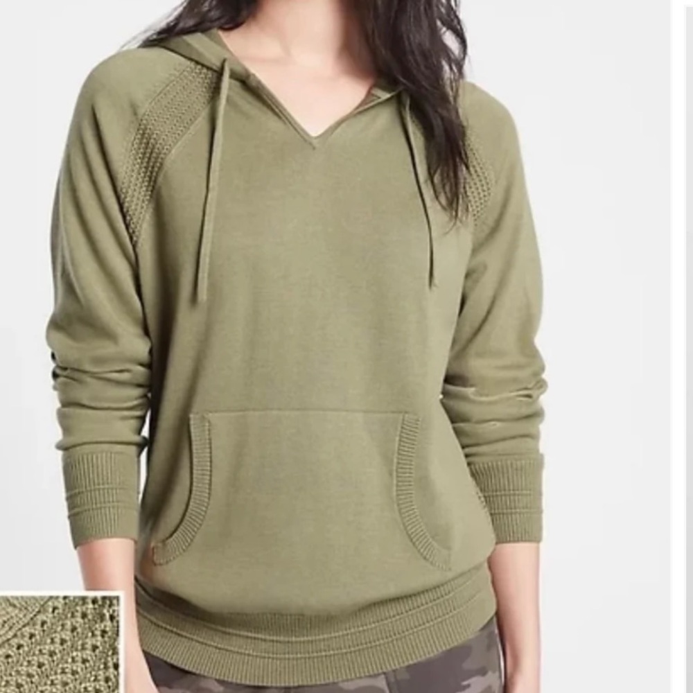 Athleta Evergreen Hoodie Sweater Size Small NWT